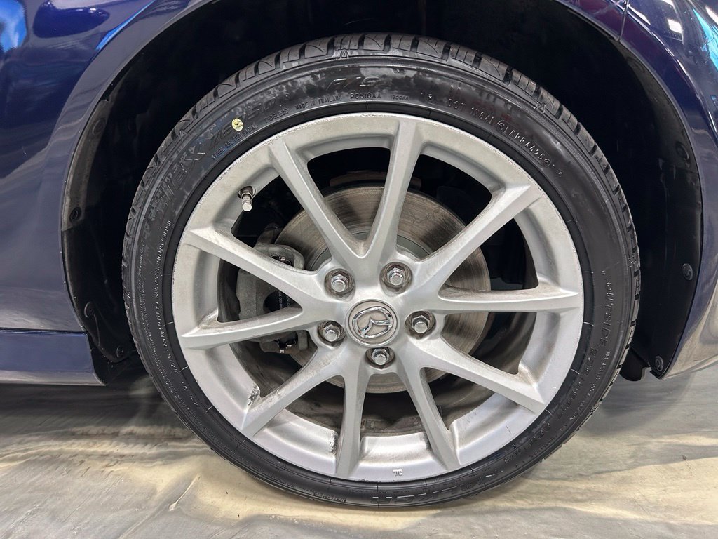 Used 2009 MAZDA MX-5 Miata Grand Touring RWD image 17