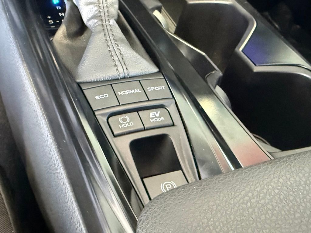 Certified 2025 Toyota Camry LE image 27