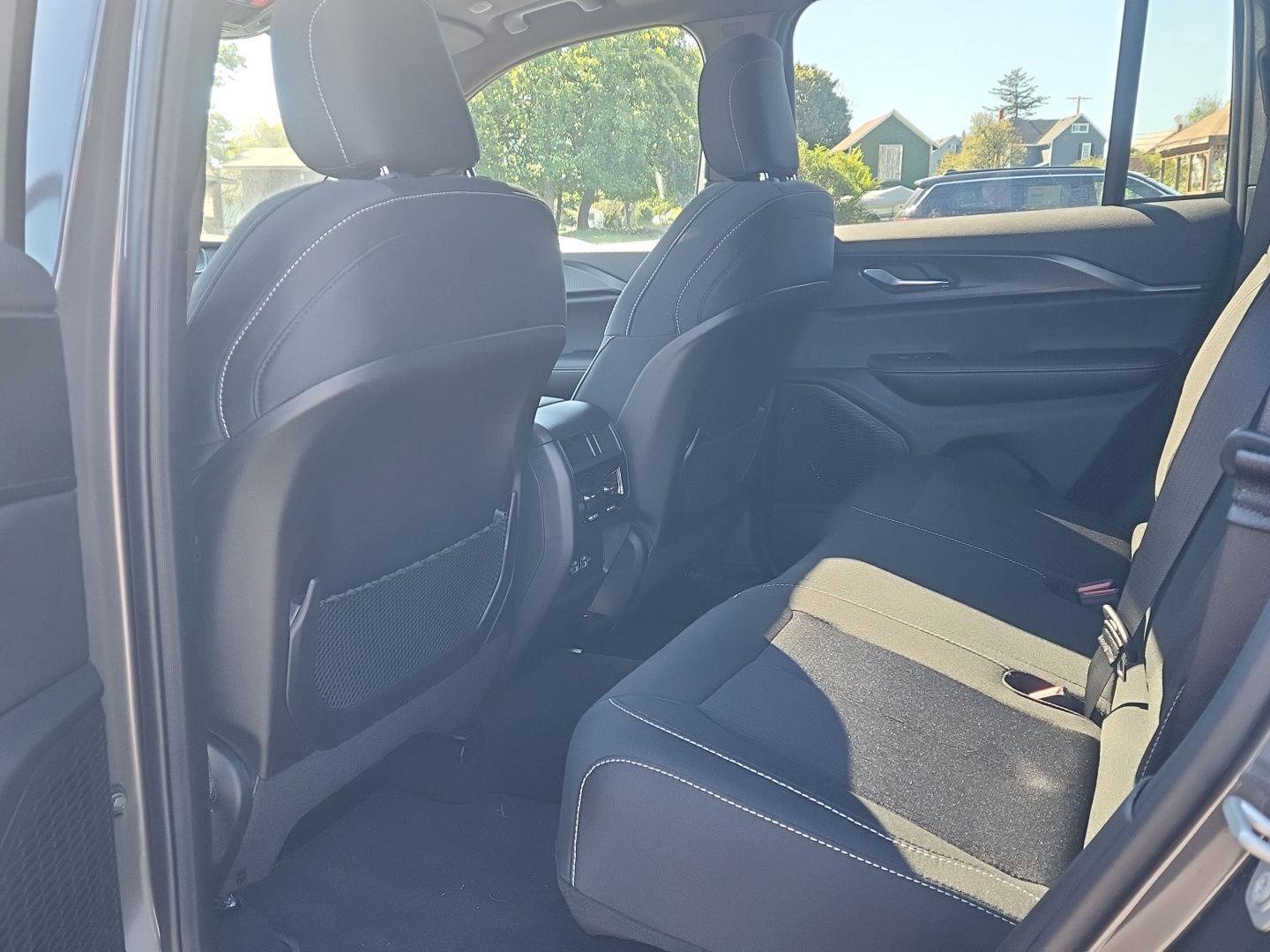 New 2025 Jeep Grand Cherokee Laredo X image 13