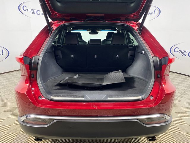 Certified 2022 Toyota Venza XLE image 6