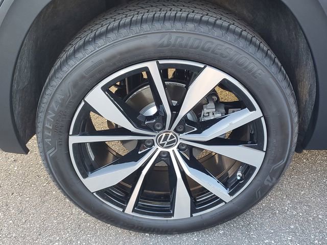 New 2026 Volkswagen Atlas Cross Sport SEL Premium R-Line AWD/4WD image 5
