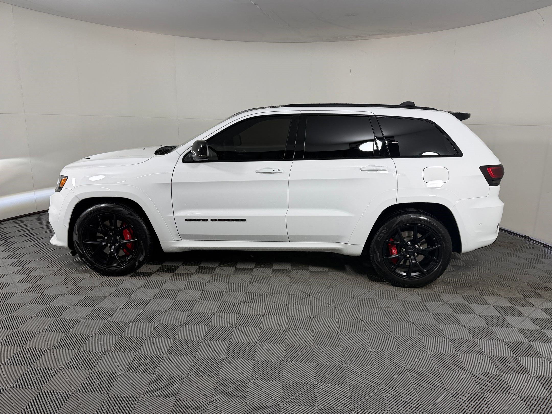 Used 2021 Jeep Grand Cherokee SRT w/ Trailer Tow Group IV AWD/4WD image 2