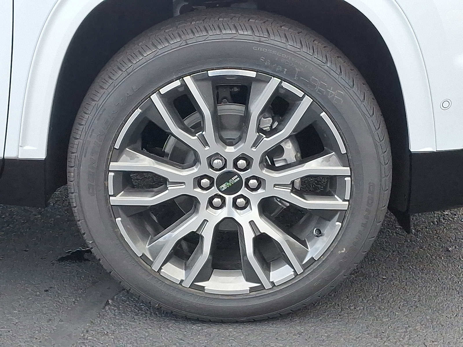 New 2026 GMC Acadia Denali Ultimate w/ LPO, Floor Liner Package image 7