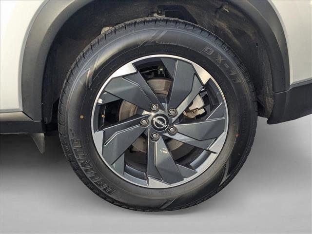 Used 2024 Nissan Rogue SV image 23