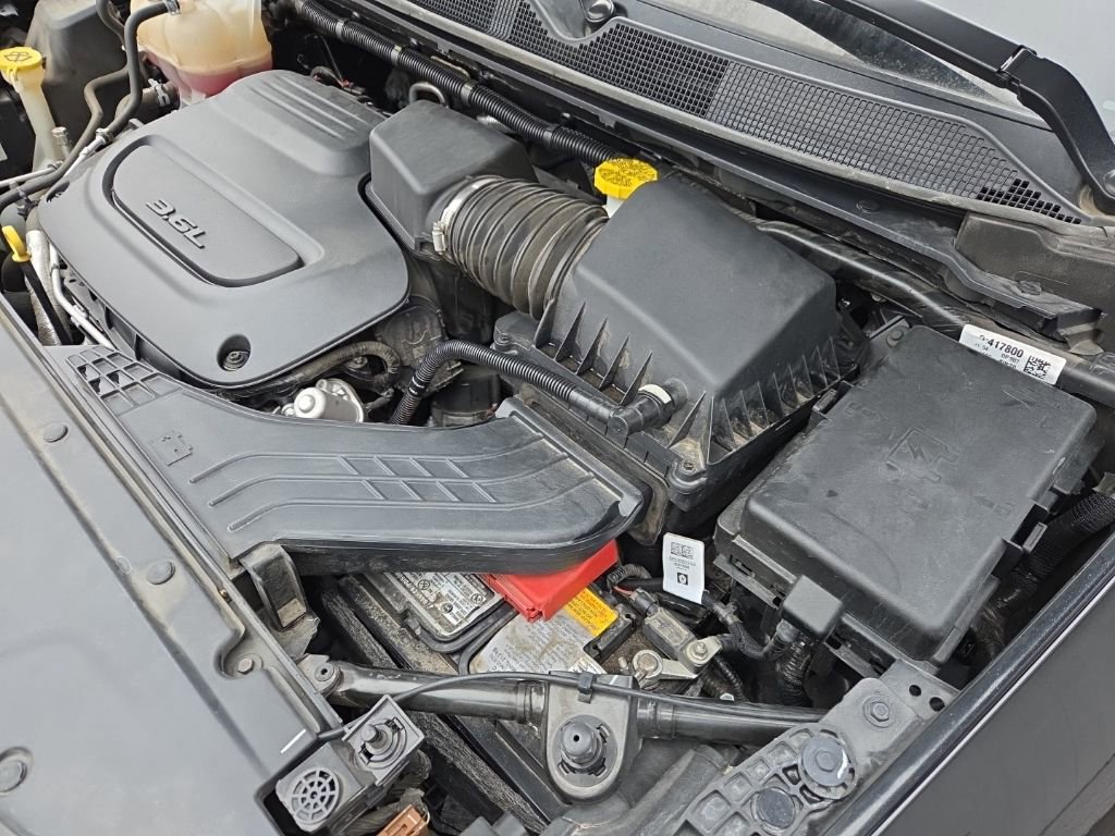 Used 2023 Chrysler Pacifica Touring-L FWD image 47