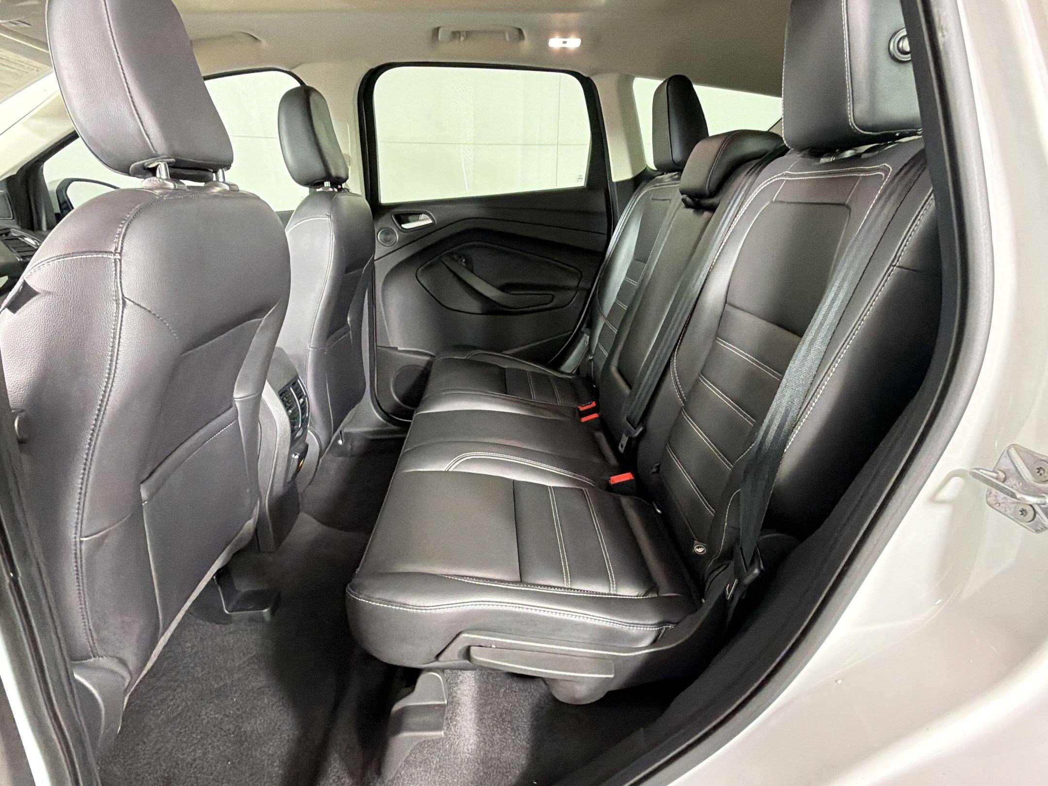 Used 2019 Ford Escape Titanium image 15