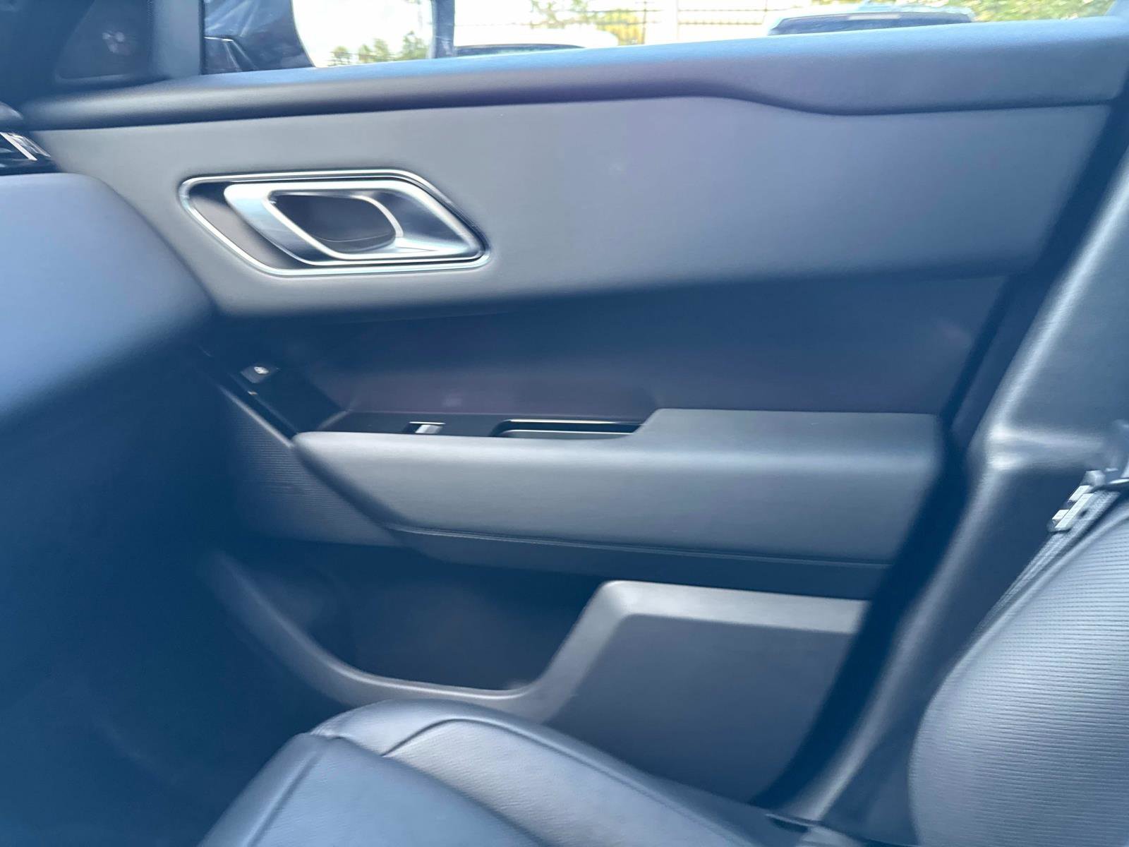 New 2026 Land Rover Range Rover Velar Dynamic SE image 24