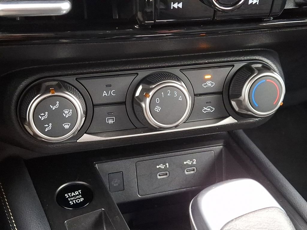 Certified 2025 Nissan Kicks SV image 15