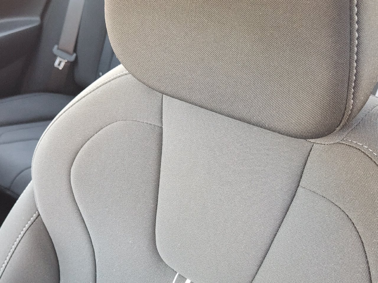 Used 2025 Hyundai Elantra SEL FWD image 14