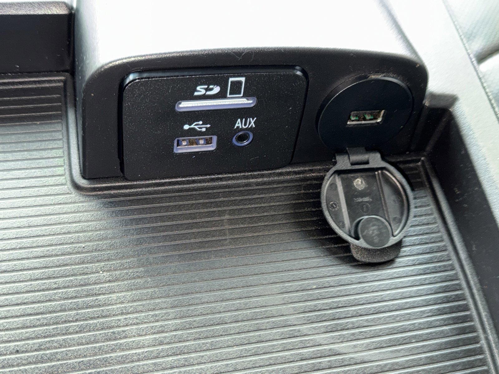 Used 2014 RAM 2500 Laramie AWD/4WD image 30