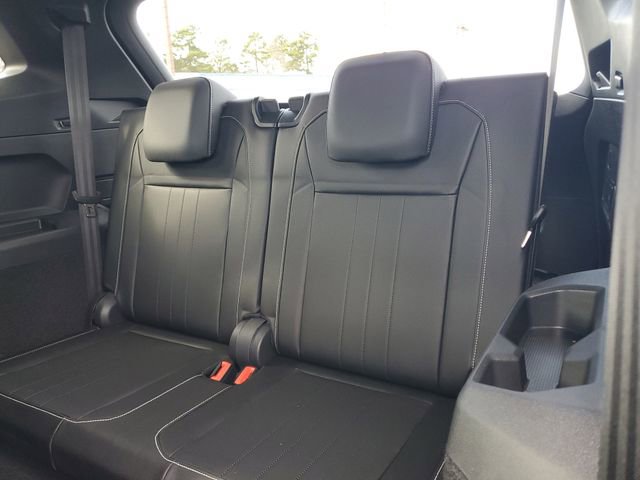 Used 2024 Volkswagen Tiguan SE R-Line image 15