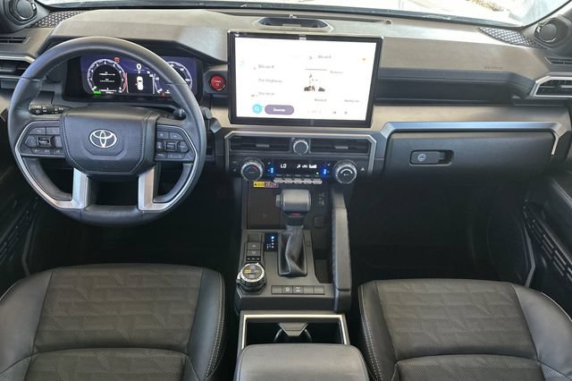 Used 2025 Toyota 4Runner TRD Off-Road Premium AWD/4WD image 17