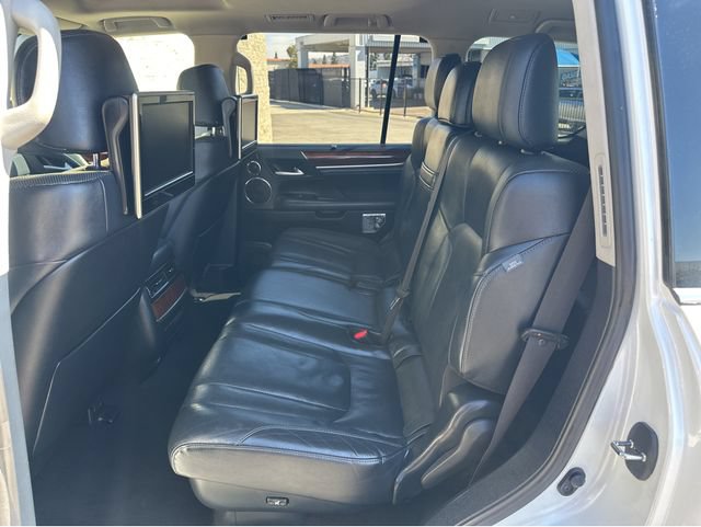 Used 2019 Lexus LX 570 4WD w/ Luxury Package image 18