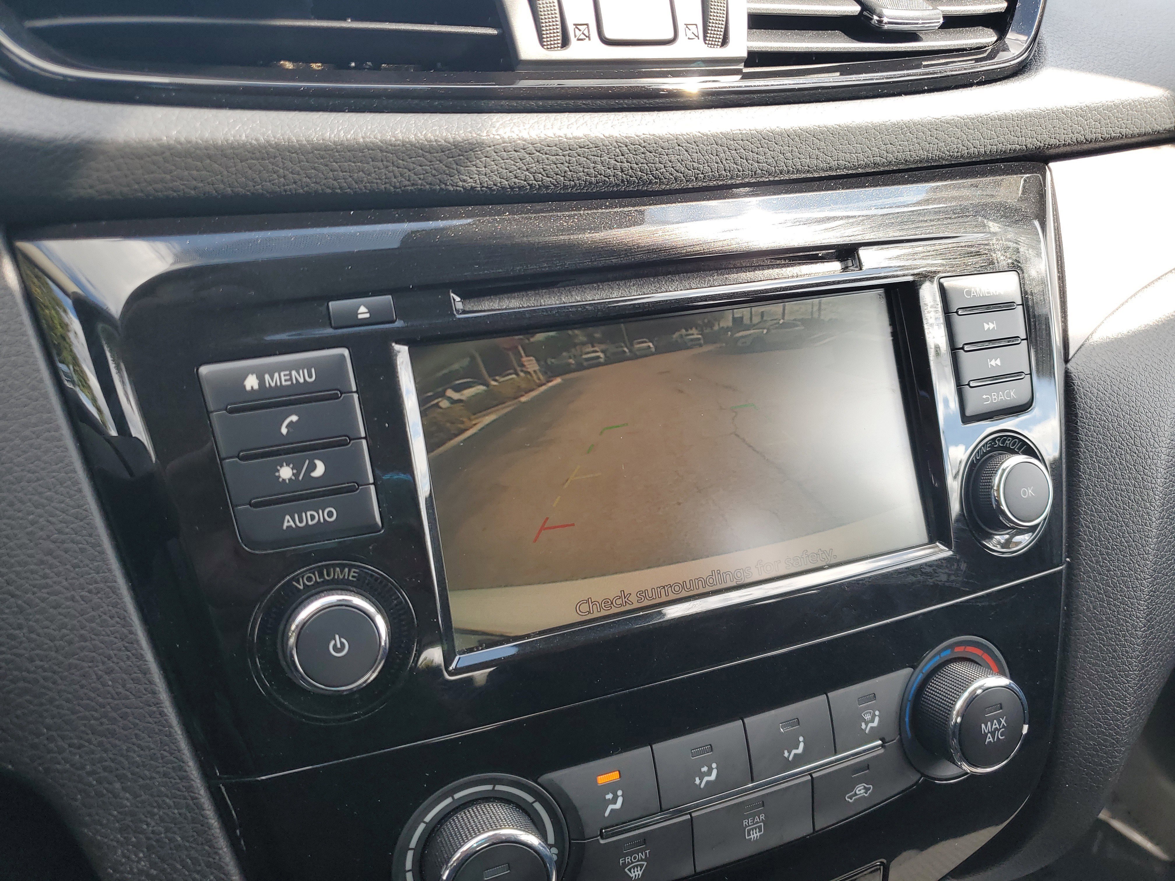 Used 2020 Nissan Rogue Sport S image 31