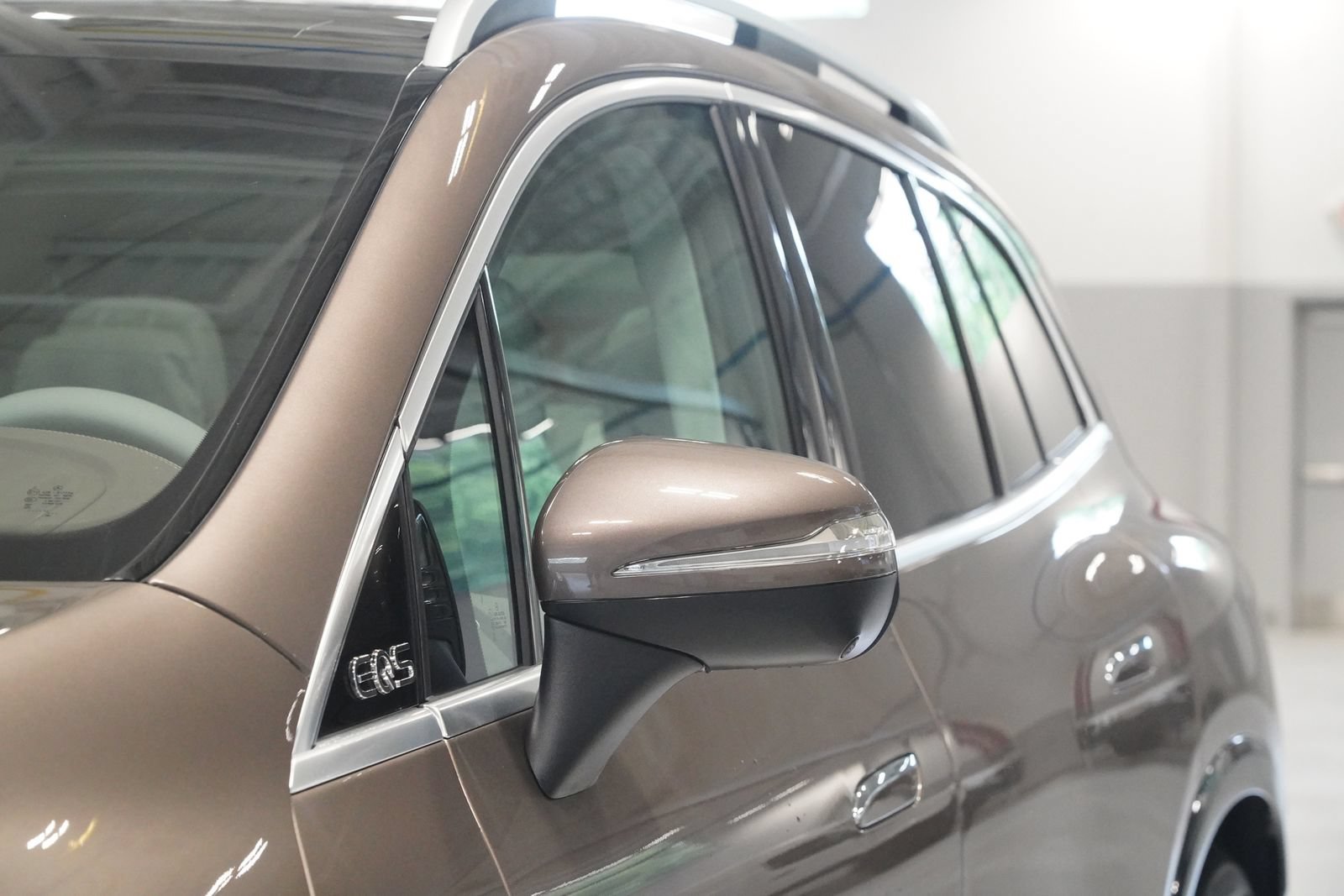 New 2027 Mercedes-Benz EQS 400 4MATIC SUV image 9