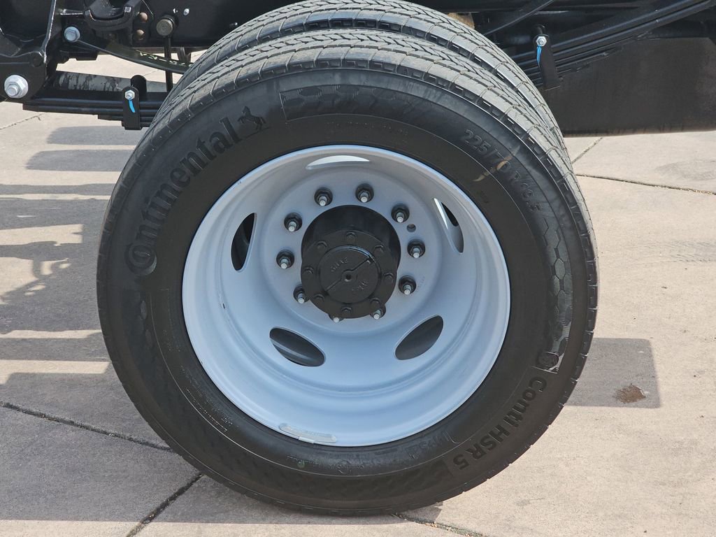 New 2026 Ford F550 4x4 Regular Cab Super Duty image 38