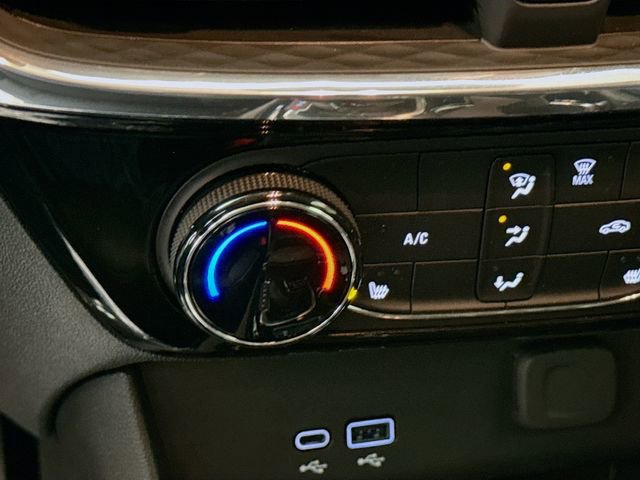 Used 2025 Buick Encore GX Sport Touring w/ Comfort Package image 22