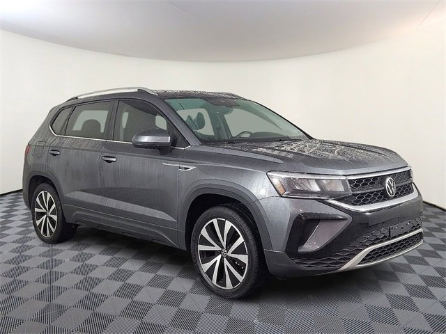 Used 2022 Volkswagen Taos SE w/ IQ.Drive SE Package