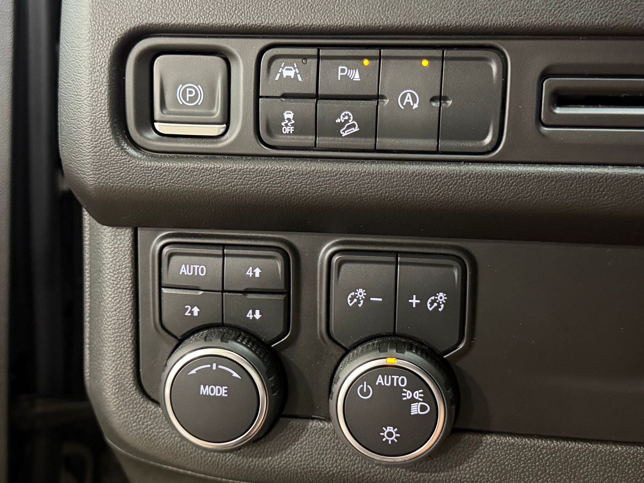 Used 2023 Chevrolet Tahoe Premier AWD/4WD image 20