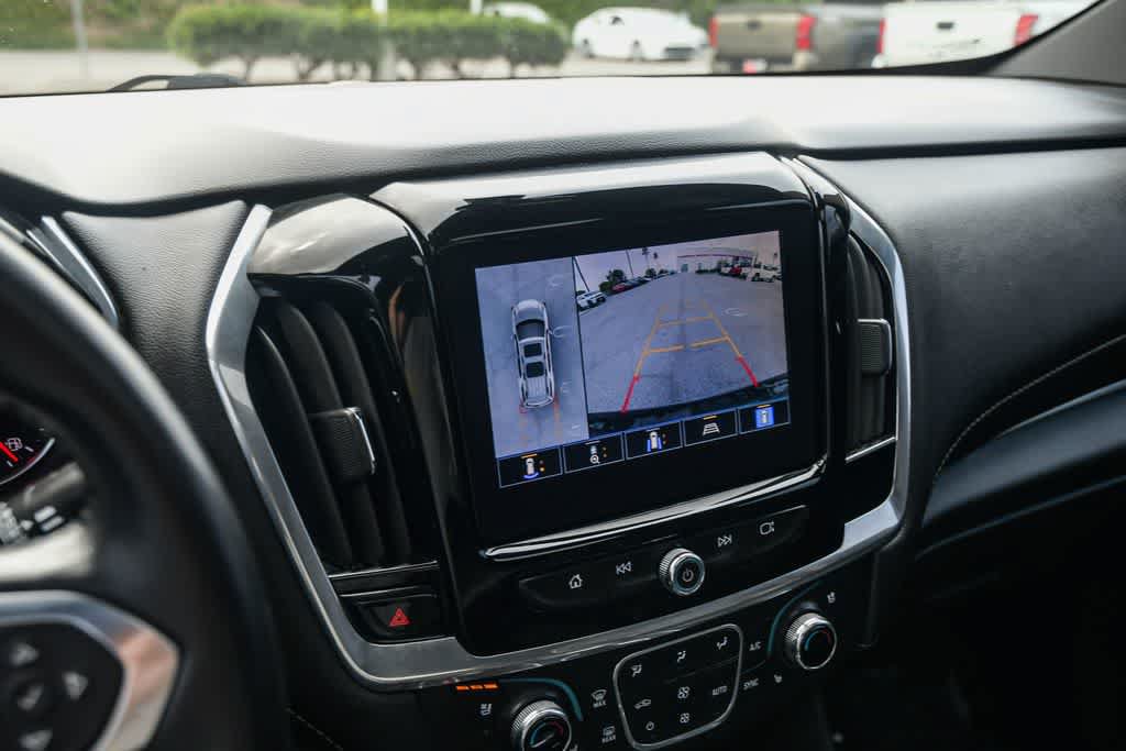 Used 2022 Chevrolet Traverse Premier FWD image 24