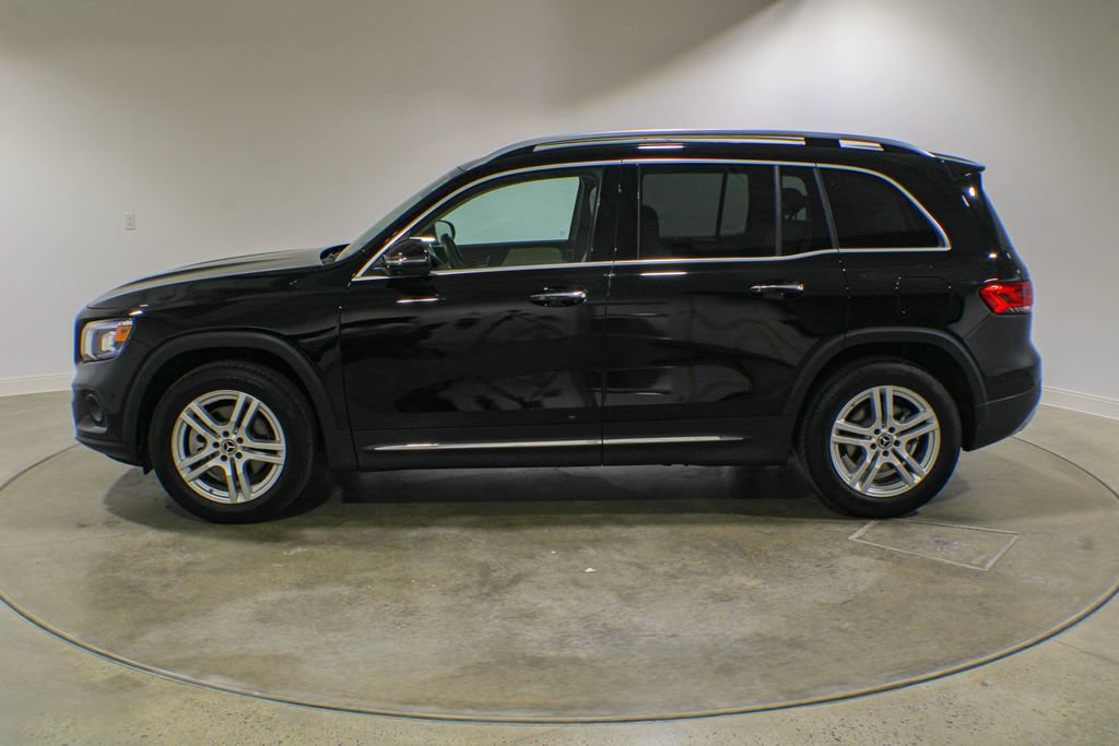Used 2023 Mercedes-Benz GLB 250 4MATIC image 2