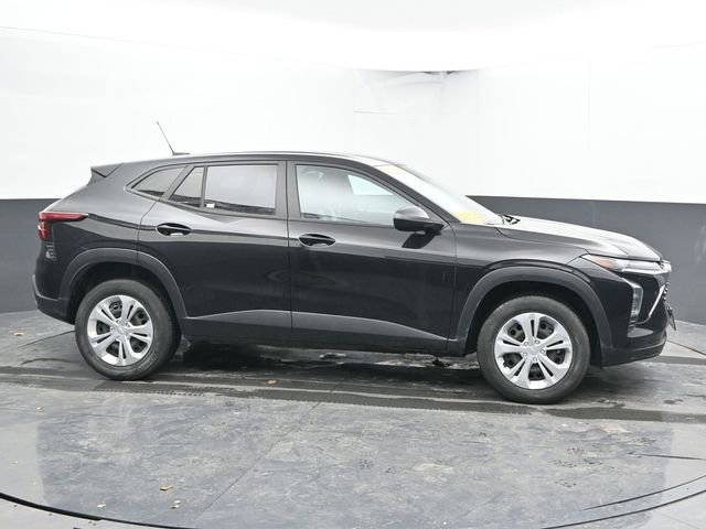 Used 2024 Chevrolet Trax LS image 11