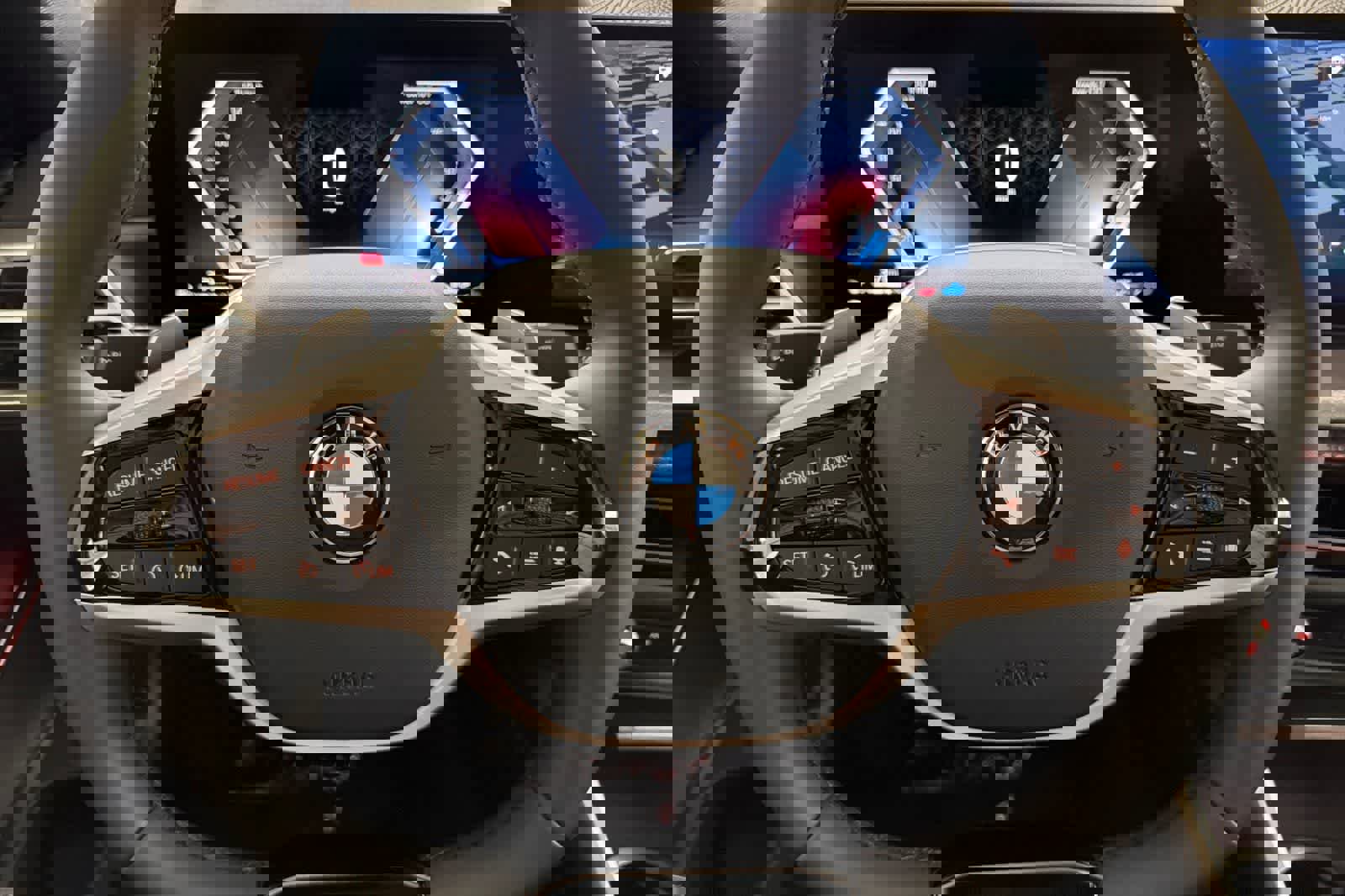 Used 2025 BMW 330i Sedan w/ Premium Package image 23