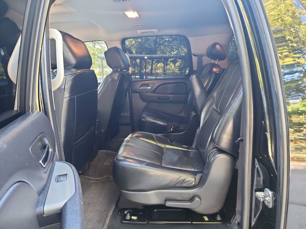Used 2010 Chevrolet Suburban 2500 LS w/ Skid Plate Package image 26