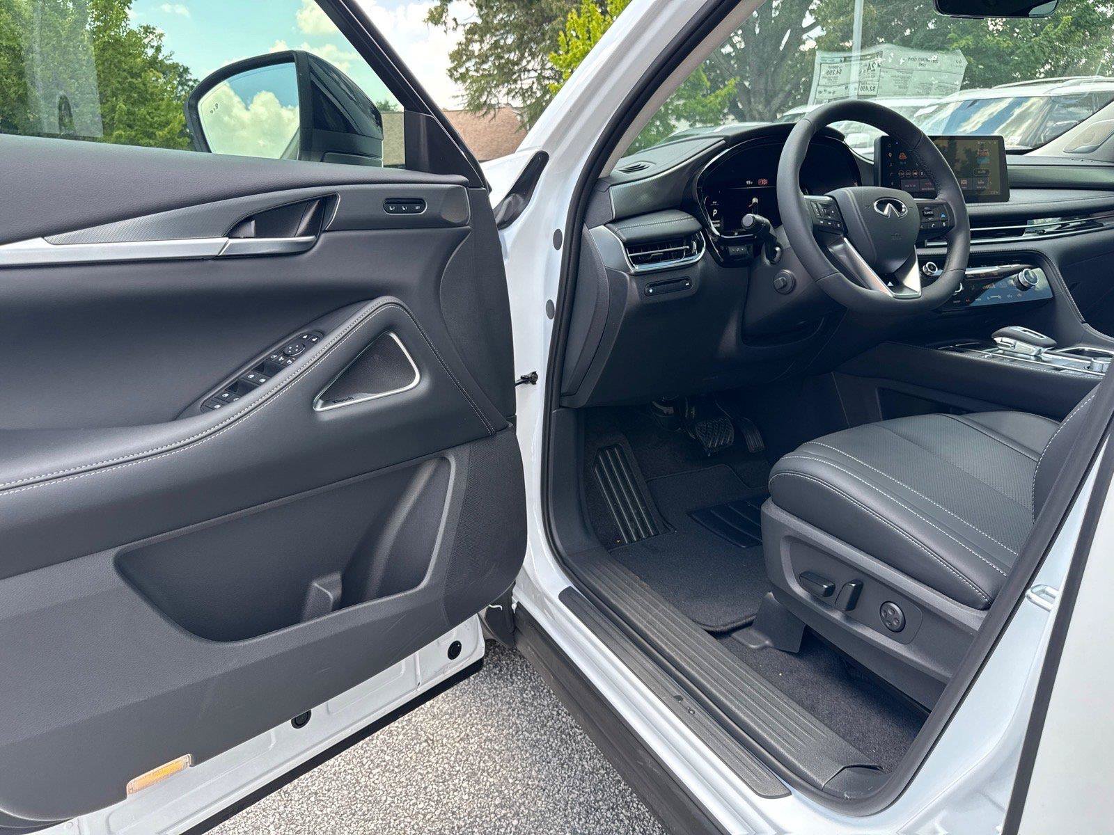 New 2027 INFINITI QX60 Luxe w/ Cargo Package FWD image 18
