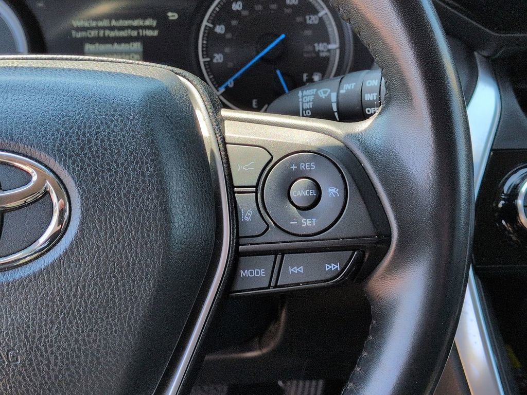 Used 2024 Toyota Venza LE AWD/4WD image 18