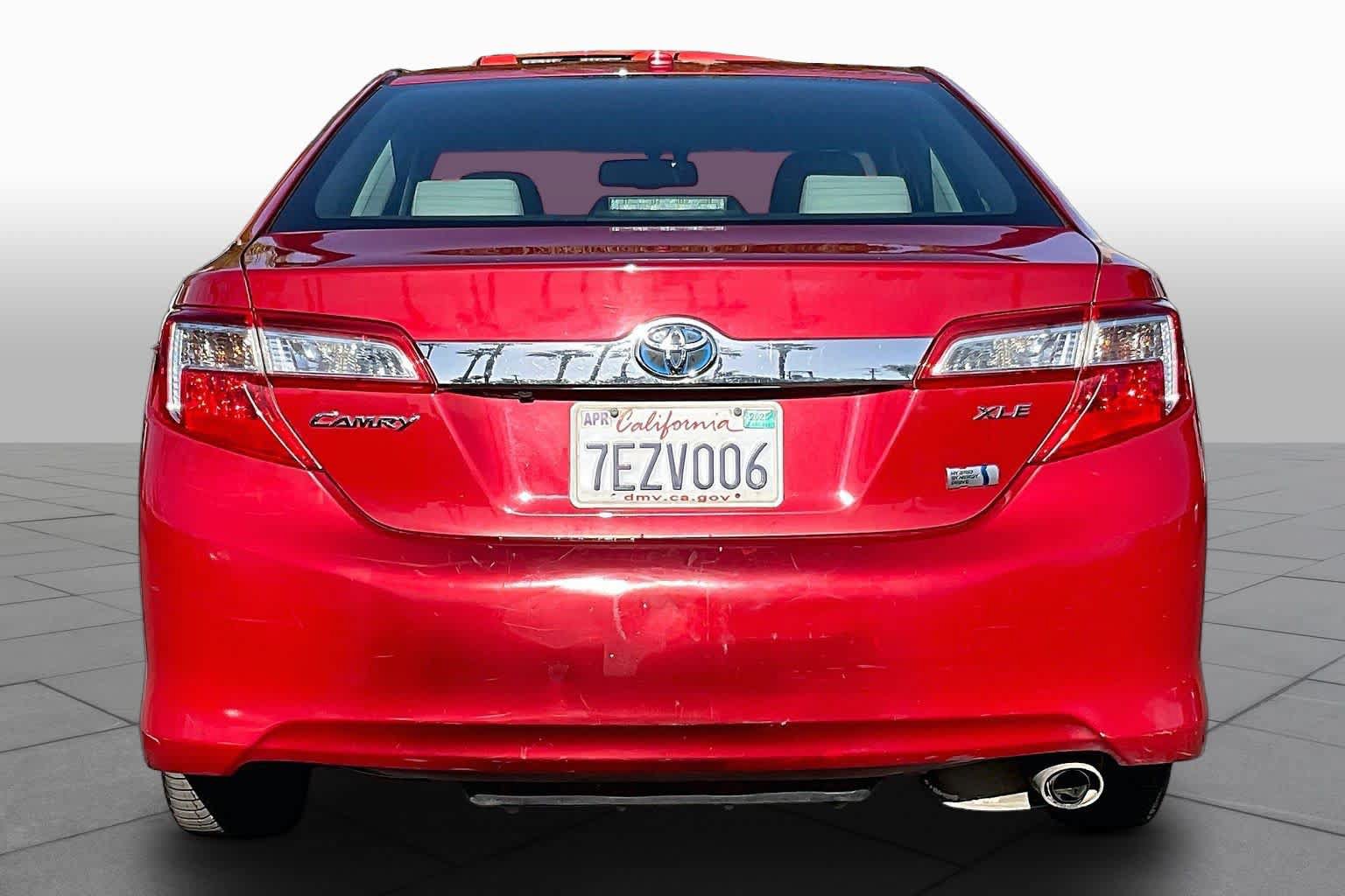 Used 2014 Toyota Camry XLE w/ Leather Package FWD image 4