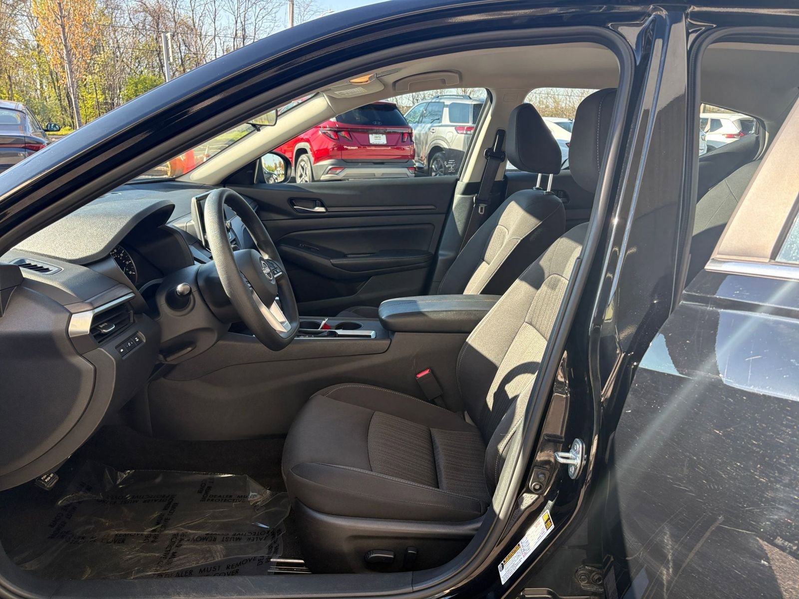 Used 2025 Nissan Altima 2.5 SV FWD image 27