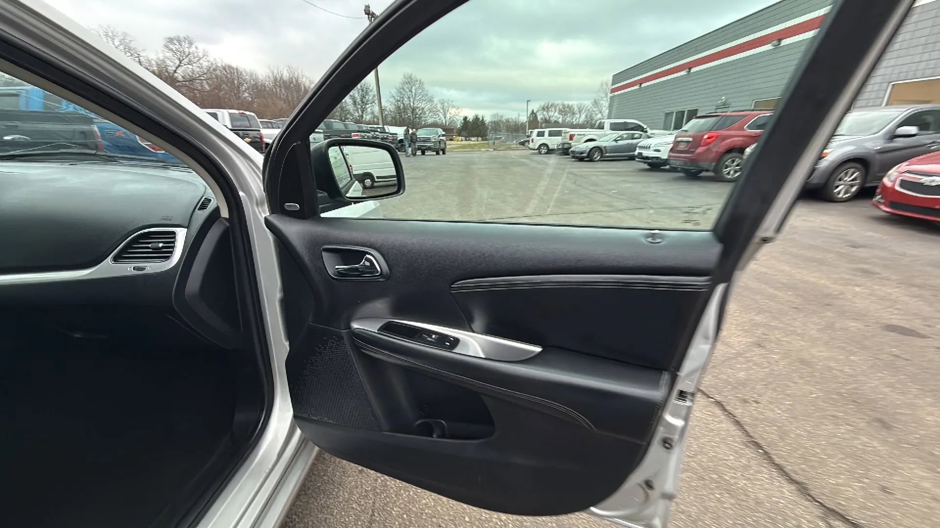 Used 2011 Dodge Journey Lux w/ Flexible Seating Group image 17