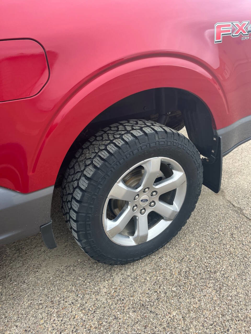 Used 2023 Ford F150 Lariat w/ Equipment Group 502A High image 4