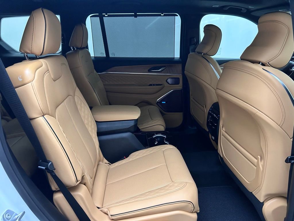 New 2026 Jeep Grand Cherokee L Summit image 16