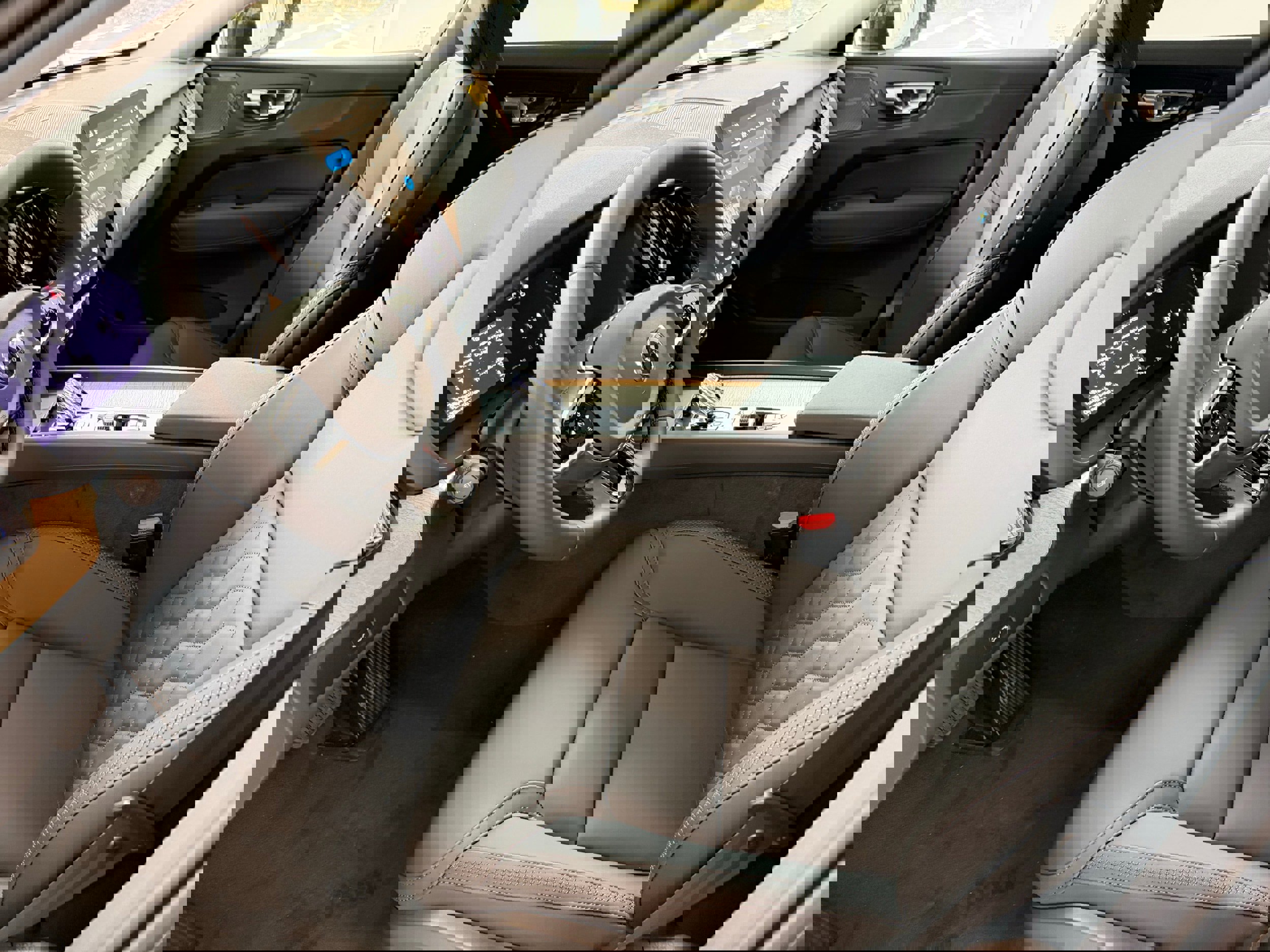 New 2026 Volvo XC60 B5 Plus w/ Protection Package Premier image 11