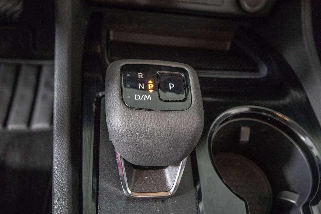 Used 2022 Nissan Rogue SV image 25