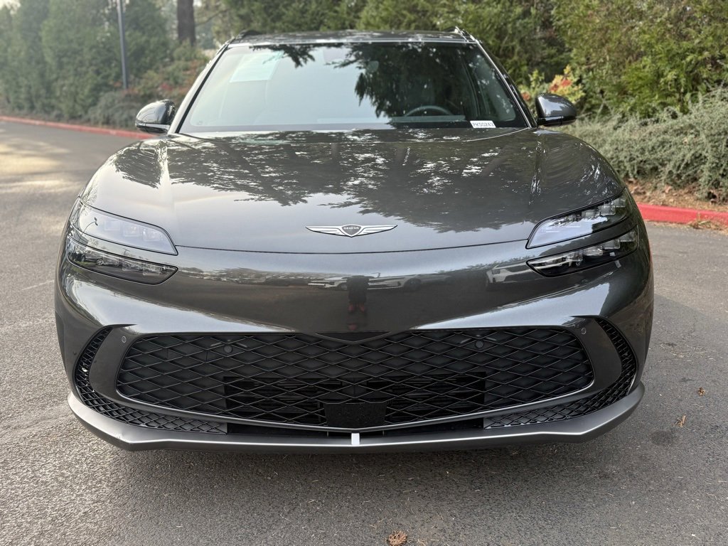 Used 2024 Genesis GV60 RWD image 2