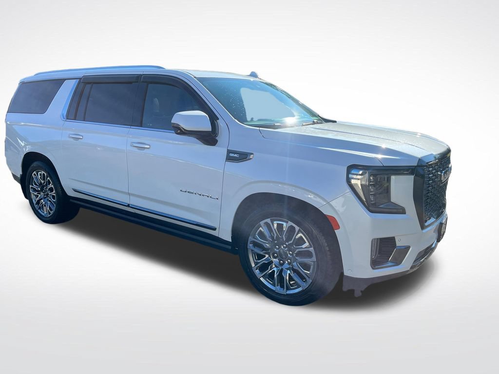 Used 2023 GMC Yukon XL Denali Ultimate AWD/4WD image 8
