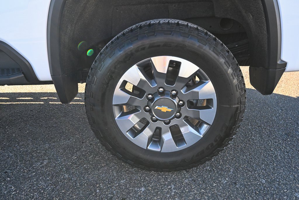 Used 2022 Chevrolet Silverado 2500 Custom w/ Custom Value Package image 13