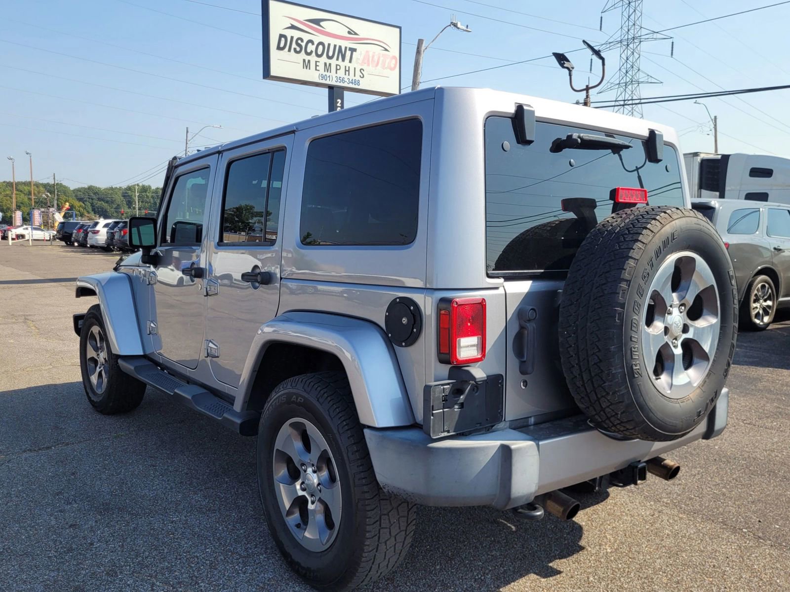 Used 2018 Jeep Wrangler Unlimited Sahara w/ Max Tow Package image 26