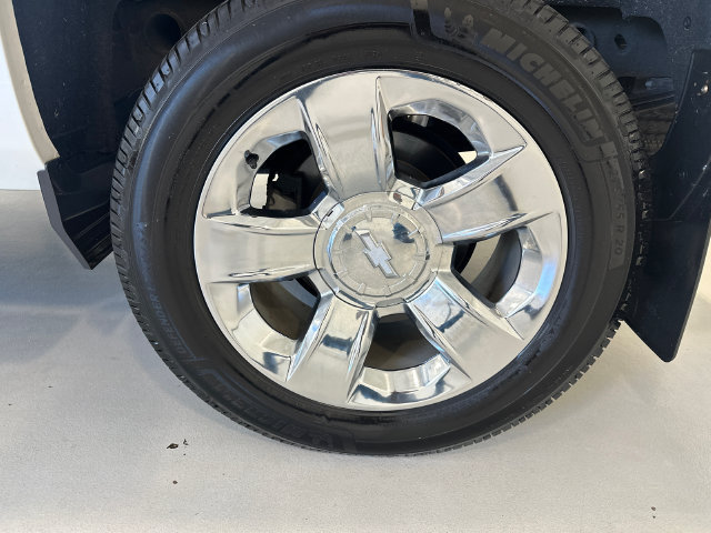 Used 2018 Chevrolet Silverado 1500 LTZ Z71 w/ LTZ Plus Package AWD/4WD image 36