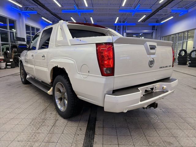 Used 2002 Cadillac Escalade EXT image 3