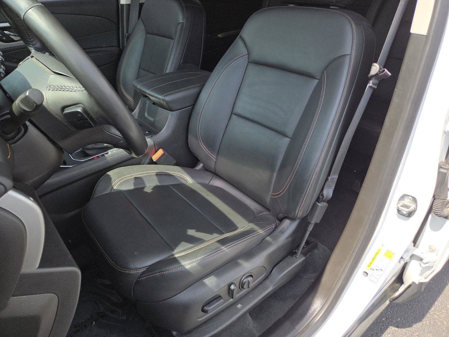 Used 2021 Chevrolet Traverse RS FWD image 19