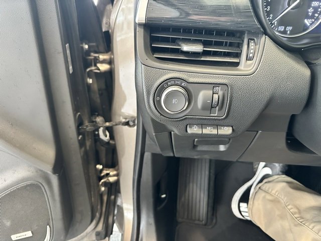 Used 2018 Buick Envision Premium w/ Driver Confidence Package image 14