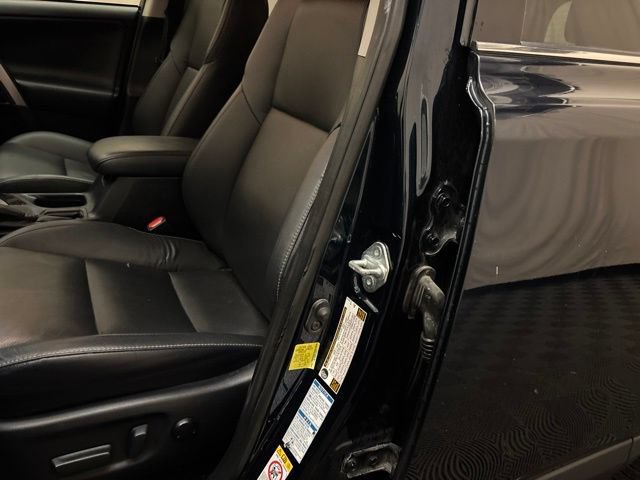 Used 2018 Toyota RAV4 Limited w/ Advanced Technology Package AWD/4WD image 9