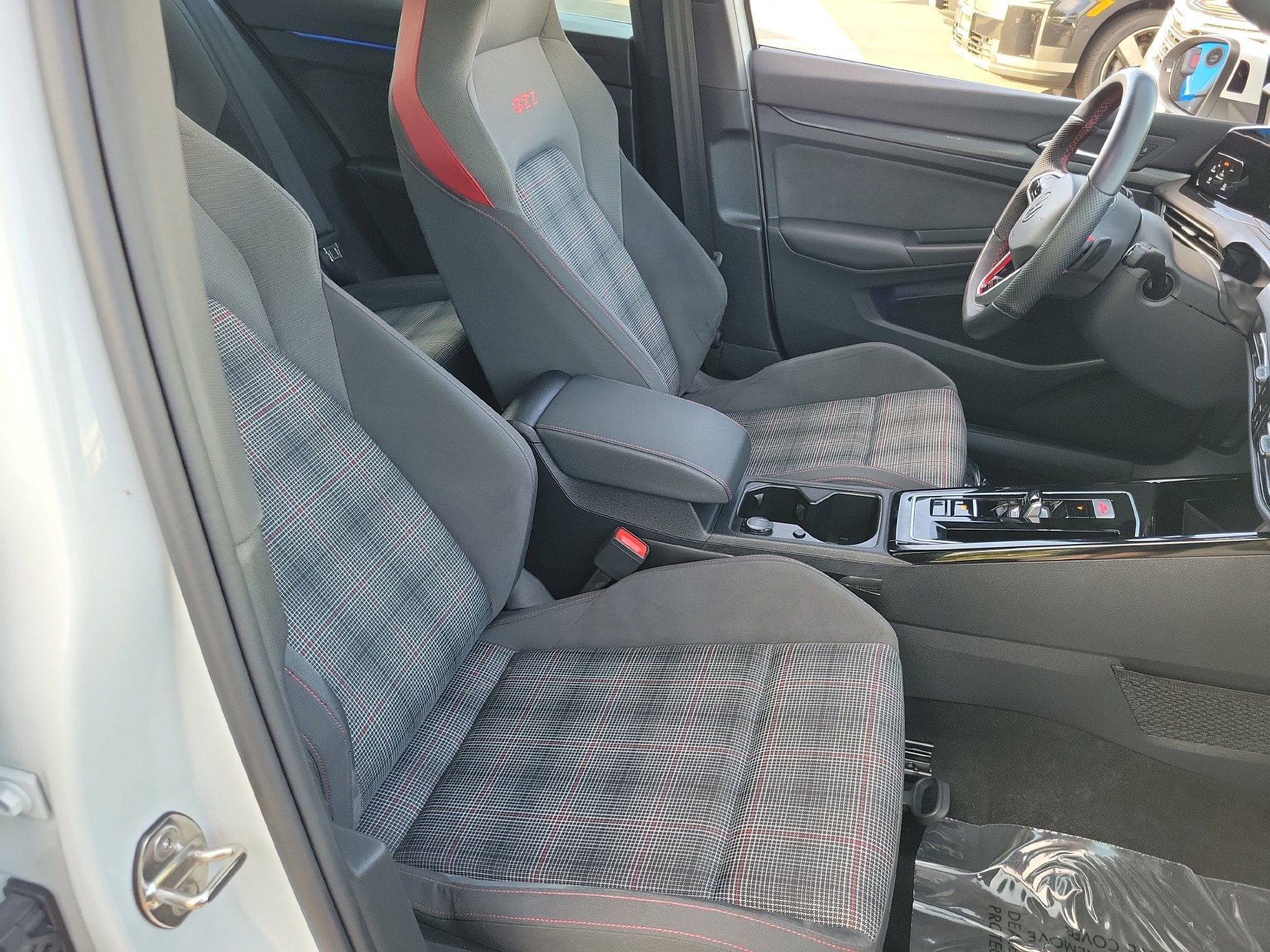 Used 2024 Volkswagen GTI SE FWD image 17