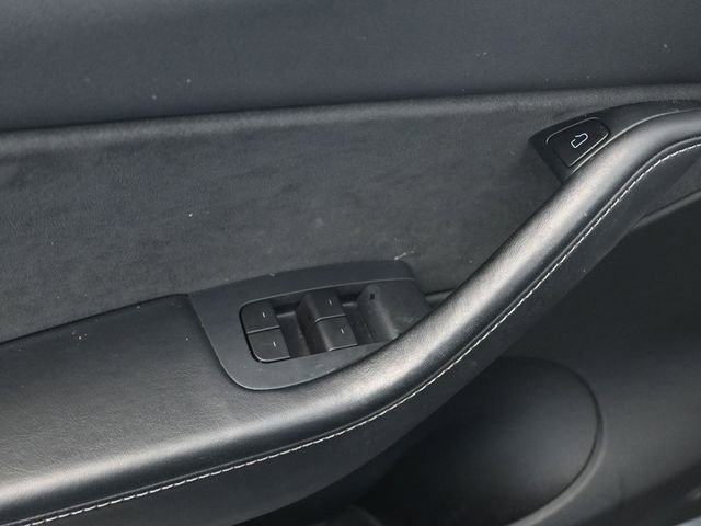 Used 2021 Tesla Model Y Long Range image 12