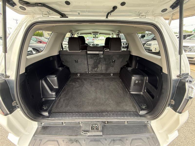 Used 2019 Toyota 4Runner SR5 AWD/4WD image 23