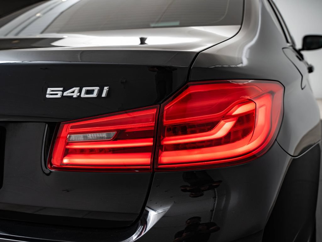 Used 2019 BMW 540i w/ Convenience Package RWD image 9